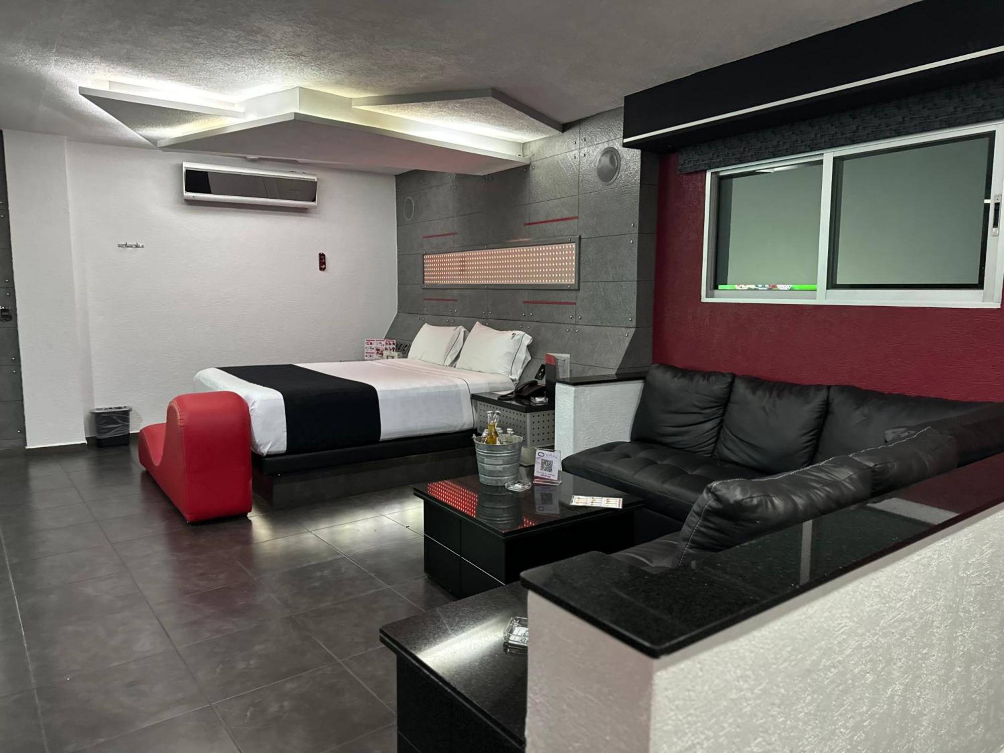 Kuboz Motor Hotel Zapopan Exterior foto